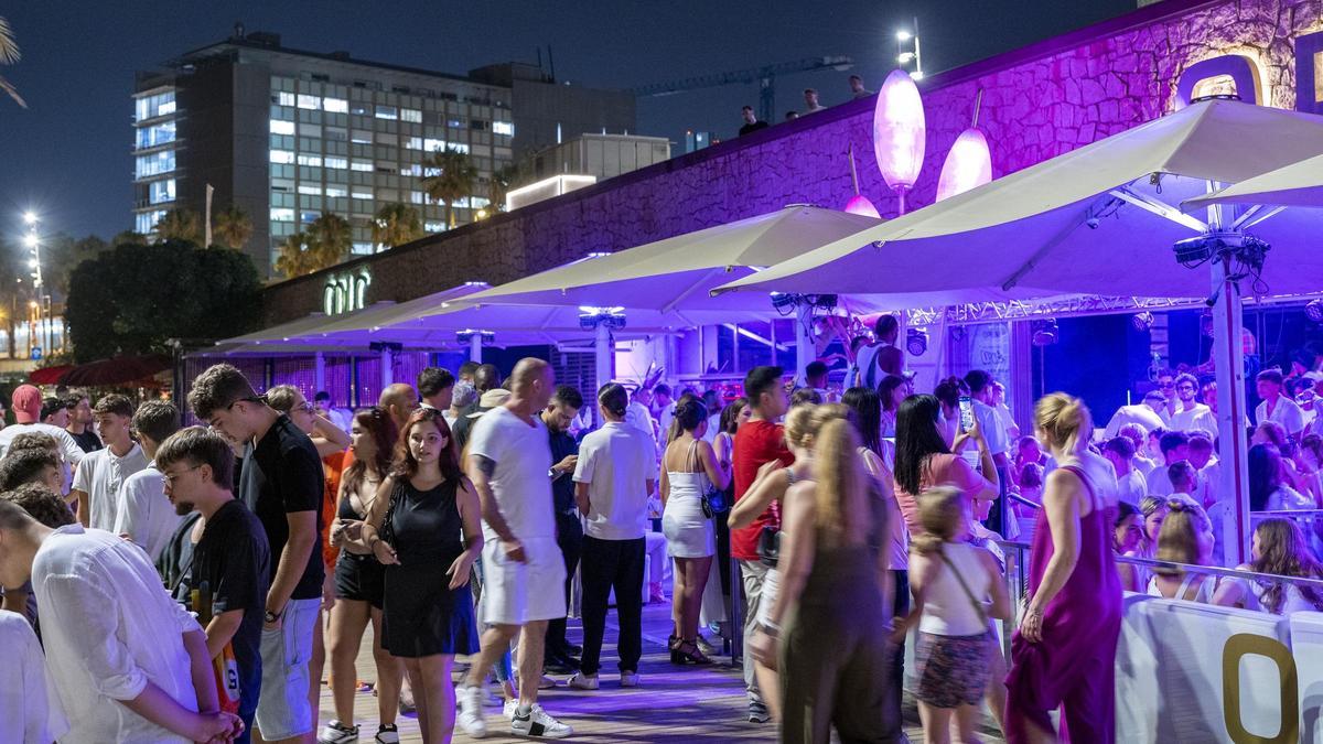 L’ocí nocturn de Barcelona ha perdut 200 locals en 20 anys